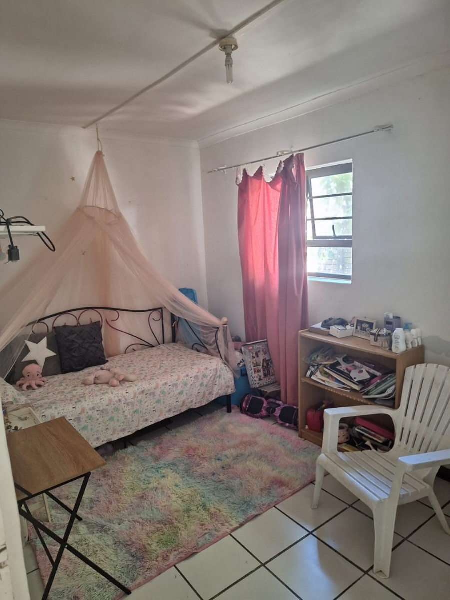 6 Bedroom Property for Sale in Gonubie Eastern Cape